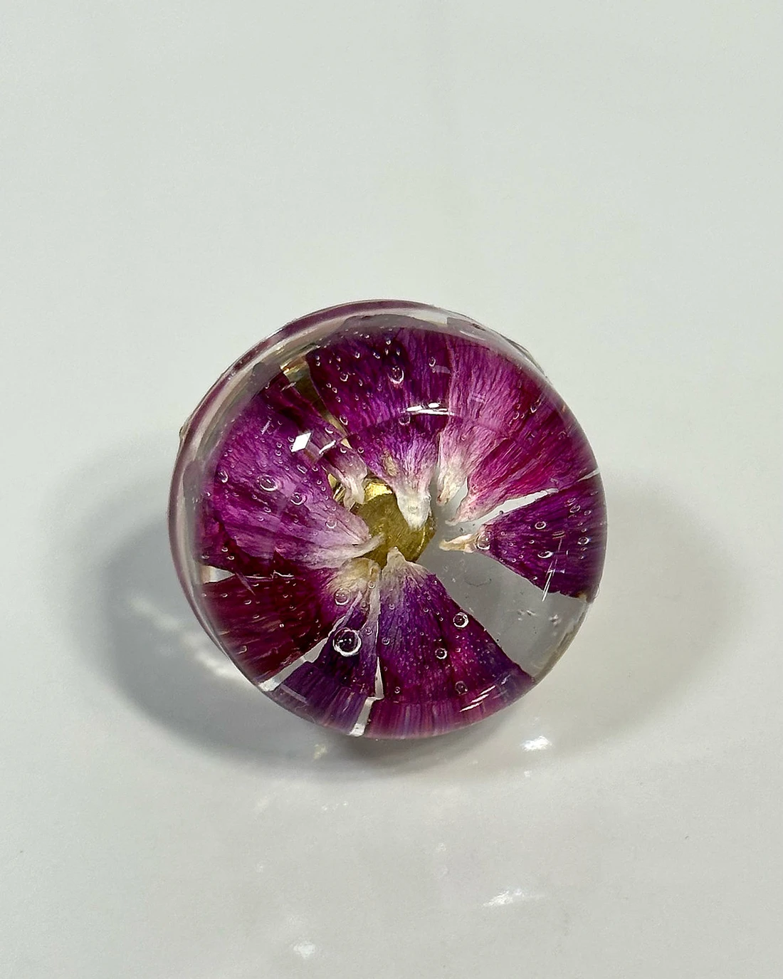 Gałka meblowa Róża (Rosa) · gałka z bliska