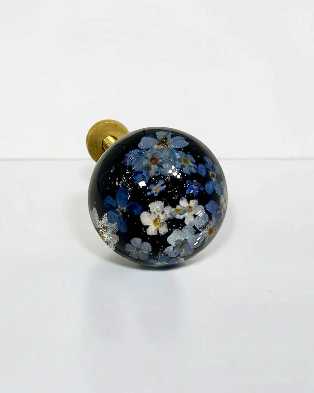 Gałka meblowa Niezapominajka (Myosotis) · gałka licem, śruba z tyłu